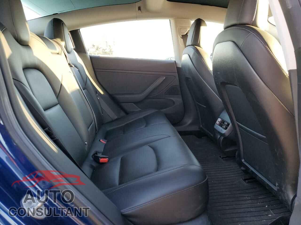 TESLA MODEL 3 2018 - 5YJ3E1EA6JF050037