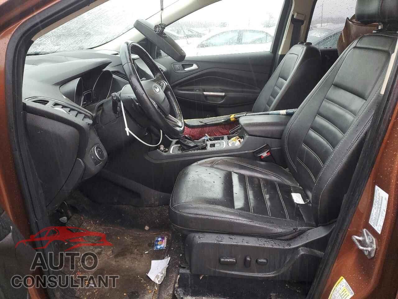 FORD ESCAPE 2017 - 1FMCU9J94HUC41109