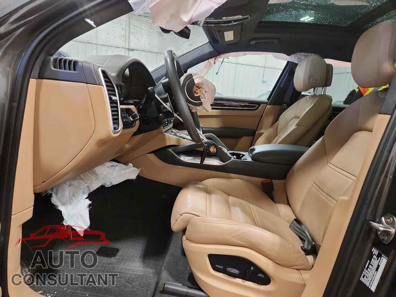 PORSCHE CAYENNE 2023 - WP1AF2AY4PDA20501