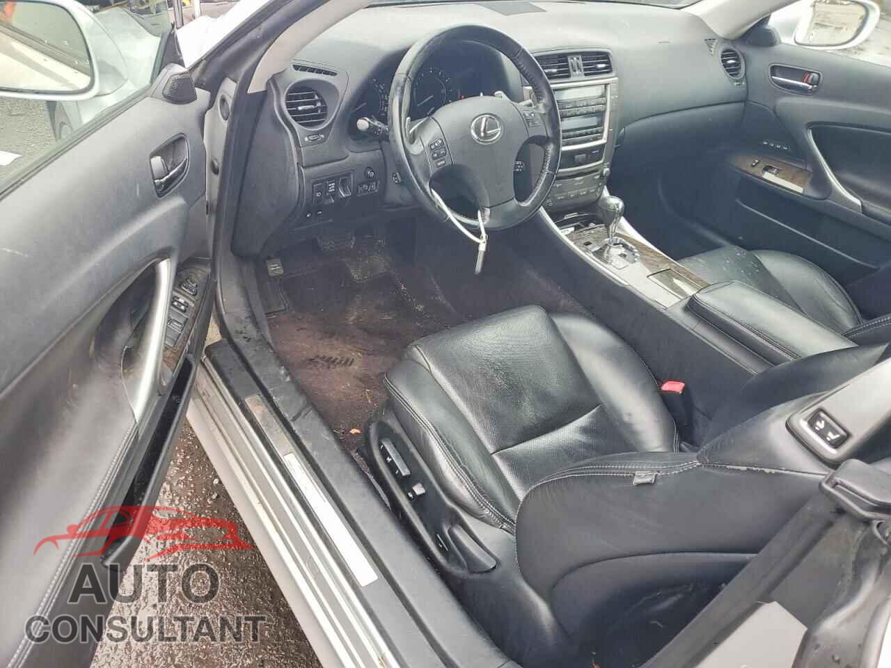 LEXUS IS 250C 2010 - JTHFF2C24A2504251