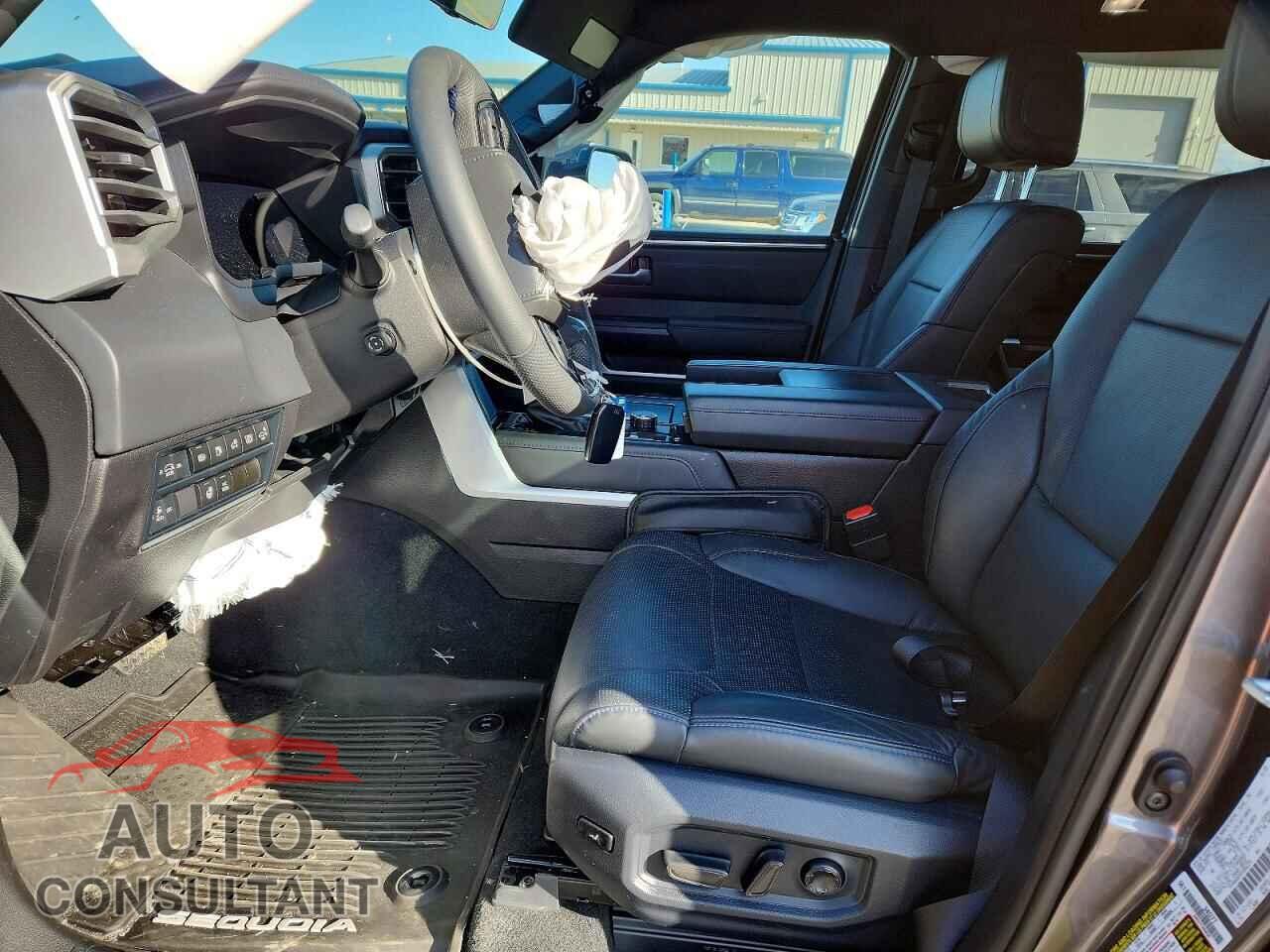 TOYOTA SEQUOIA 2025 - 7SVAAABA9SX056239