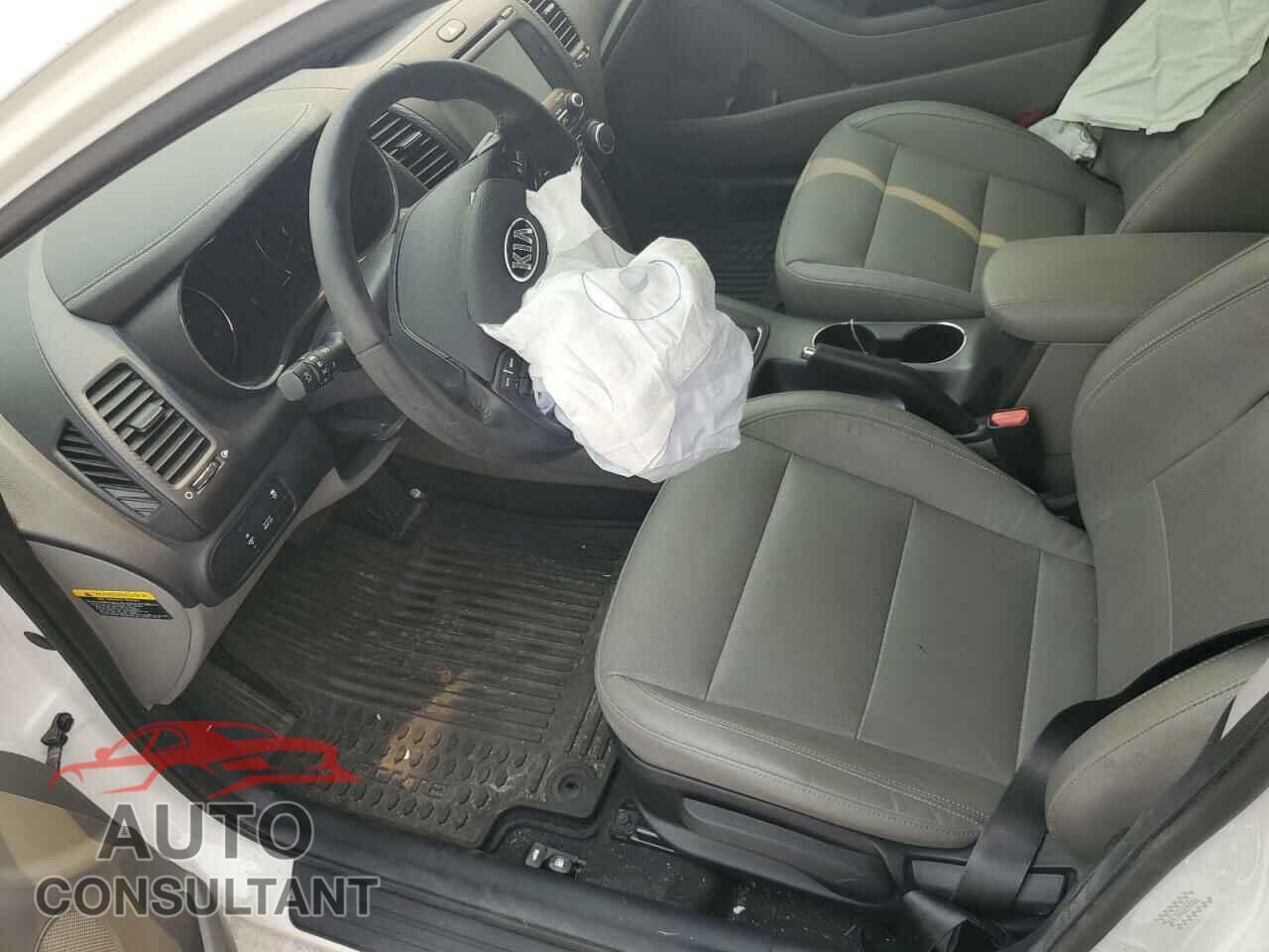 KIA FORTE 2016 - KNAFZ4A82G5450061