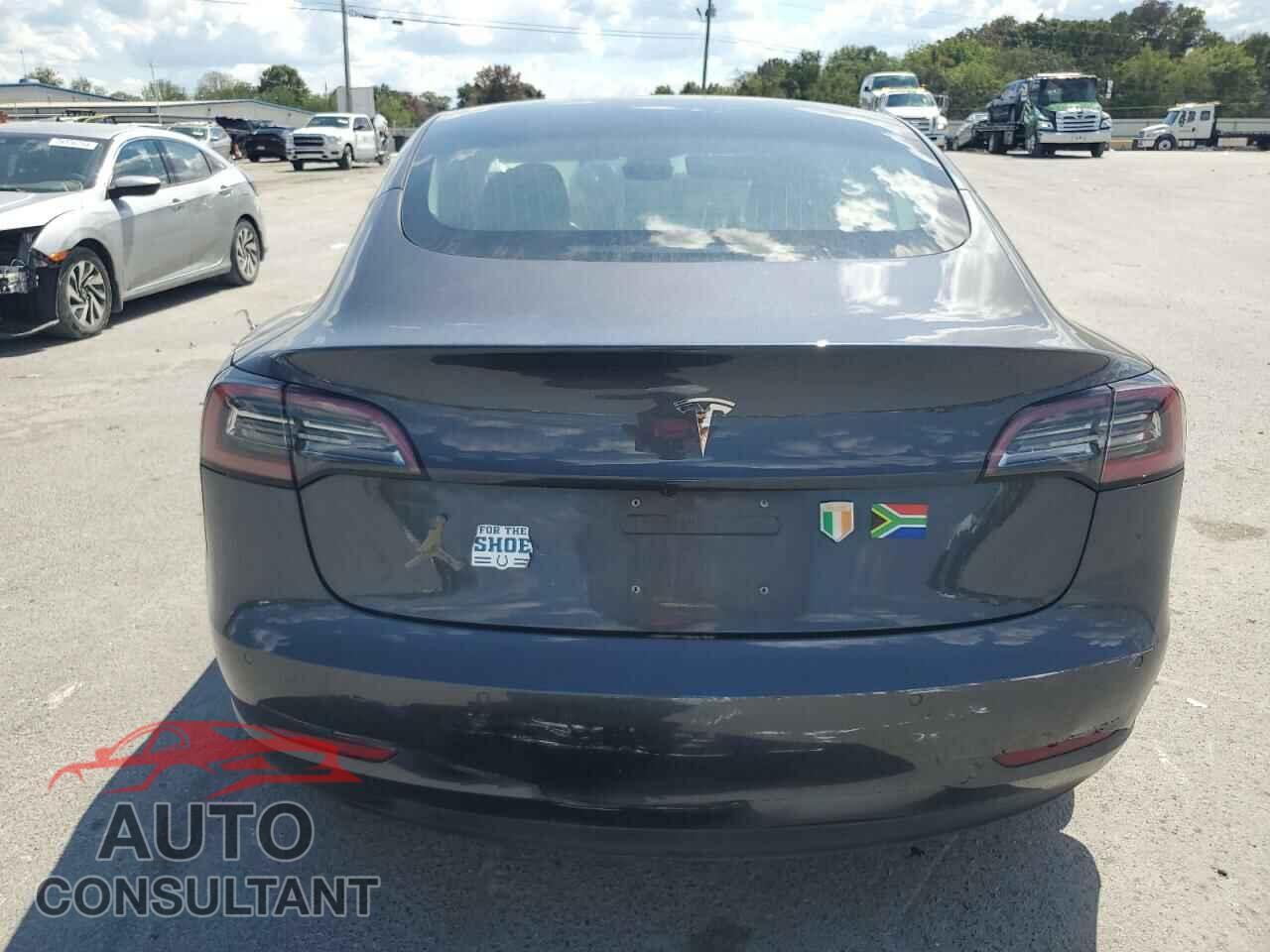 TESLA MODEL 3 2018 - 5YJ3E1EA0JF077542