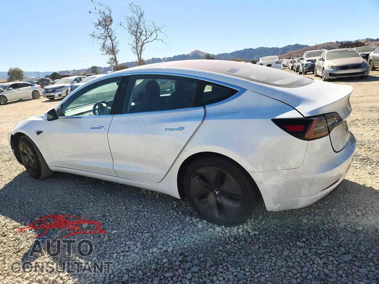 TESLA MODEL 3 2018 - 5YJ3E1EA1JF045036
