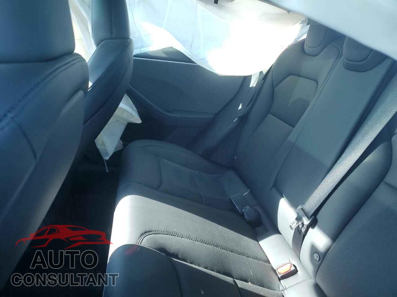 TESLA MODEL 3 2024 - 5YJ3E1EA1RF784502