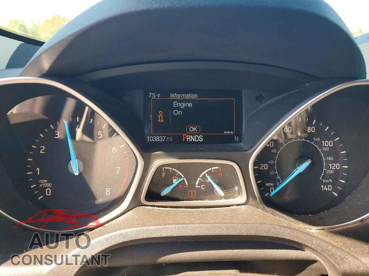 FORD ESCAPE 2017 - 1FMCU0F71HUB73077