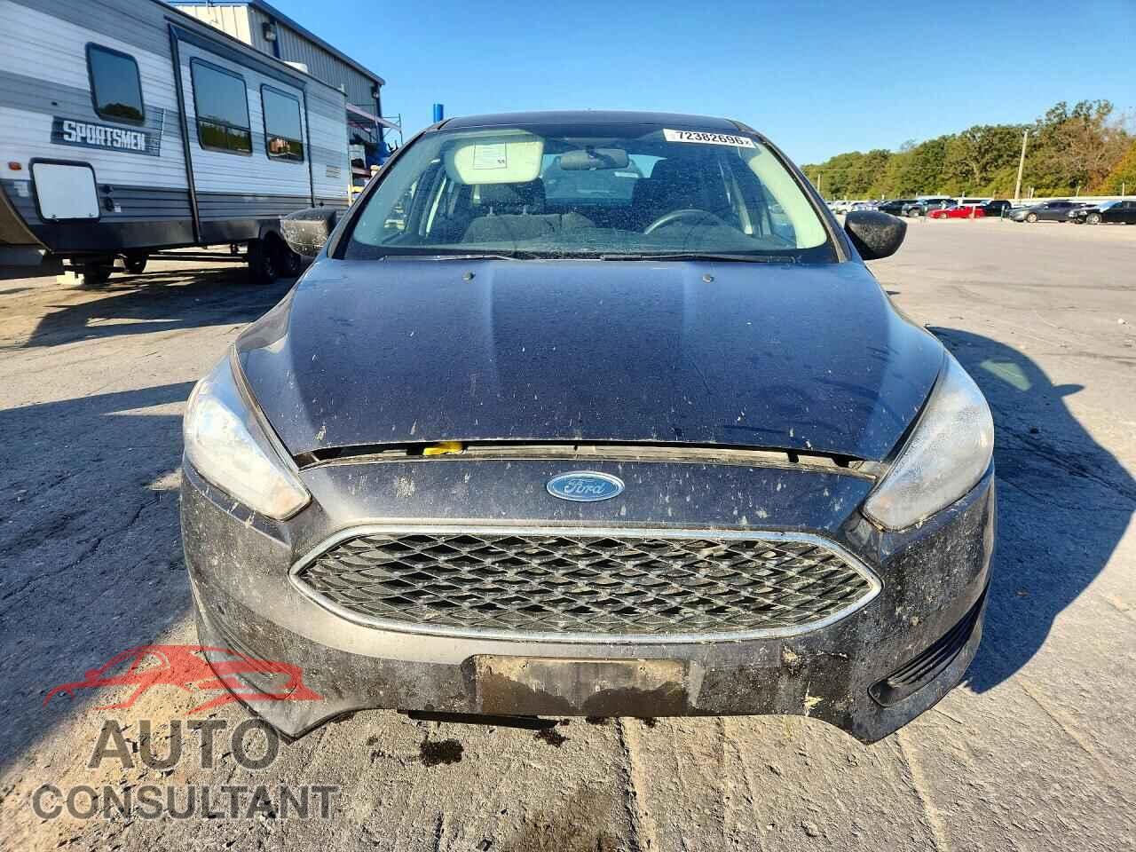 FORD FOCUS 2017 - 1FADP3E28HL244827