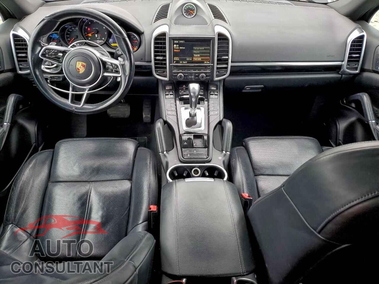 PORSCHE CAYENNE 2016 - WP1AA2A24GLA09336