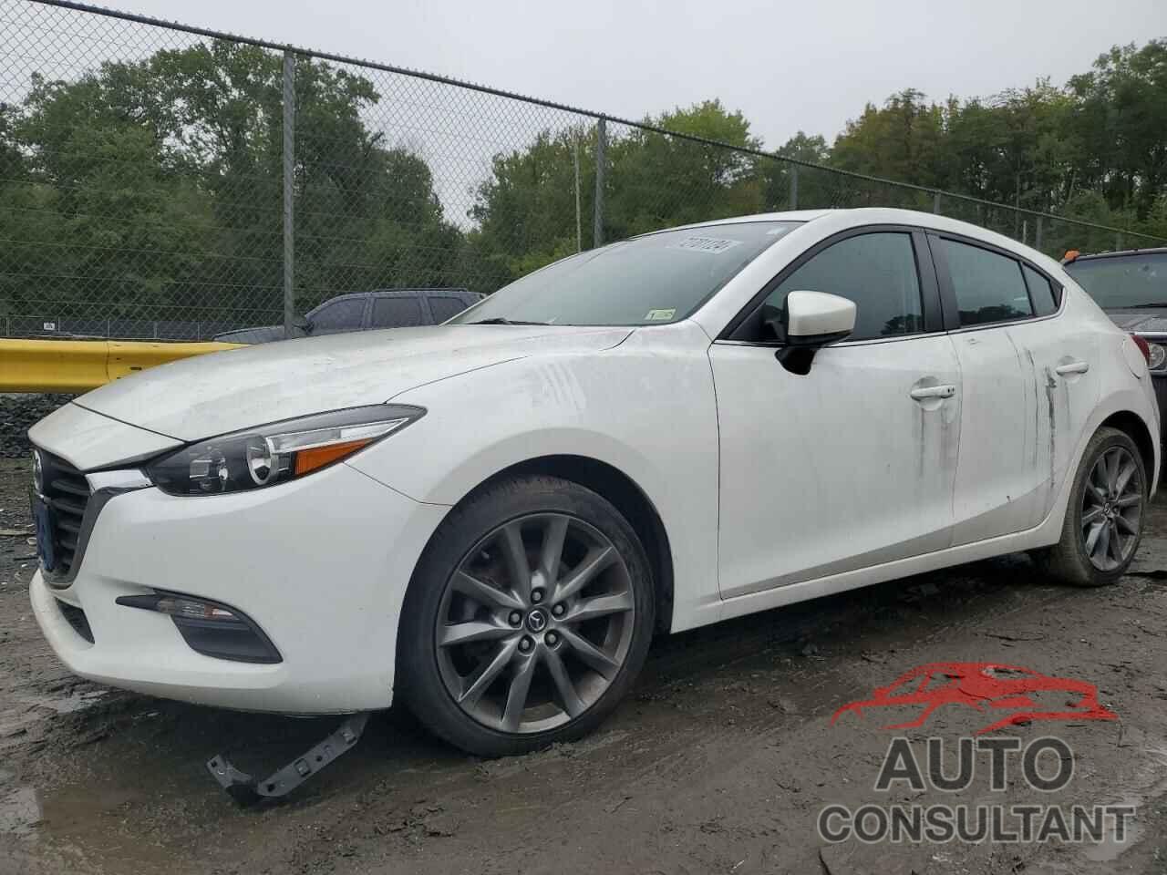 MAZDA 3 2018 - 3MZBN1L34JM267501