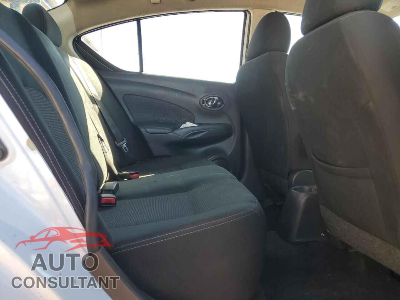 NISSAN VERSA 2019 - 3N1CN7AP3KL864830