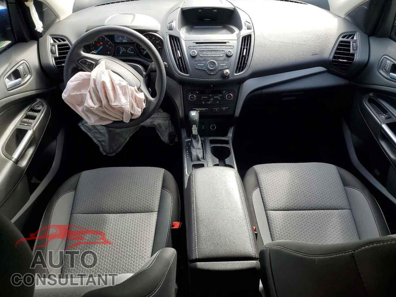 FORD ESCAPE 2017 - 1FMCU9G97HUB02891