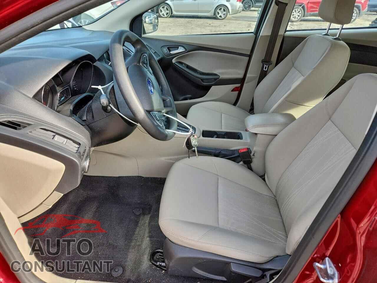 FORD FOCUS 2017 - 1FADP3K28HL346469