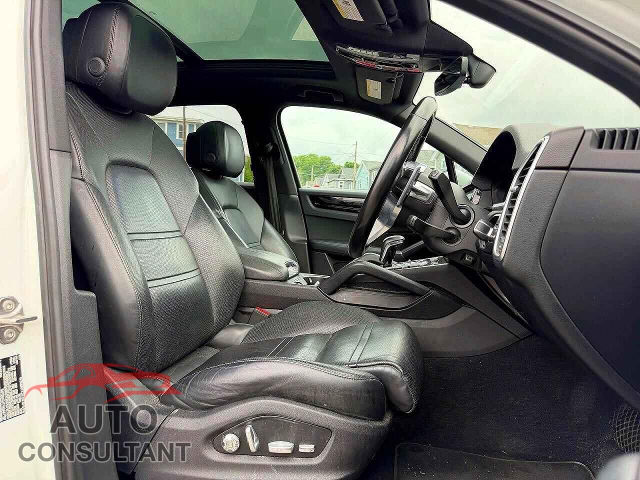 PORSCHE CAYENNE 2020 - WP1AA2AY1LDA03762