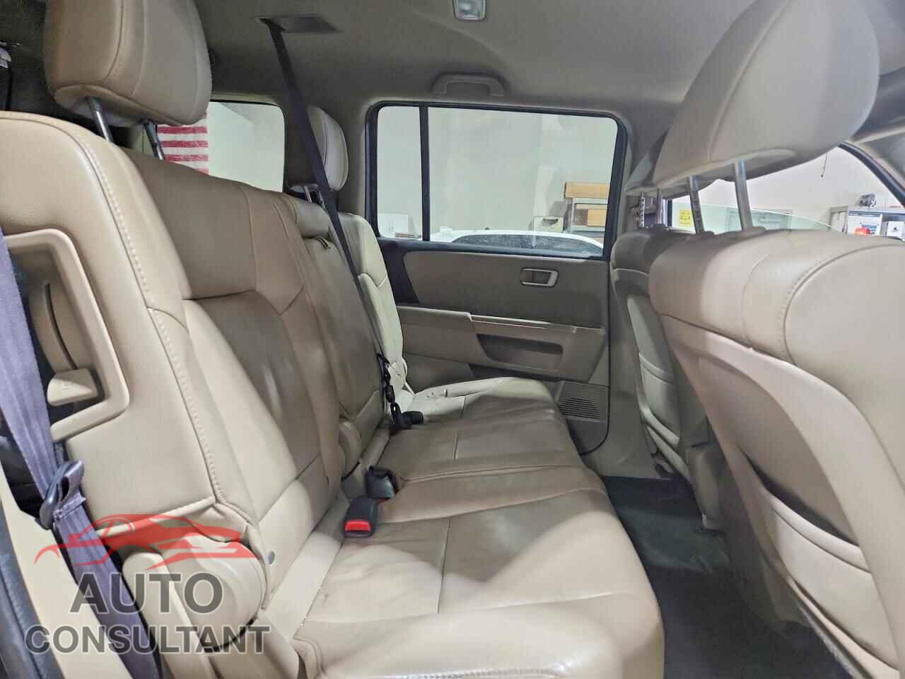 HONDA PILOT 2015 - 5FNYF4H57FB042748