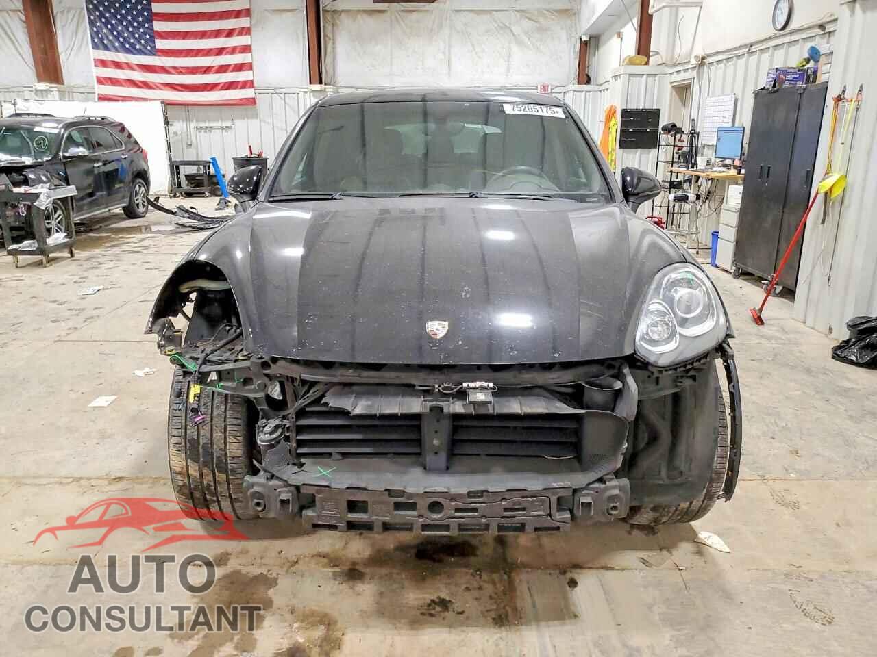PORSCHE CAYENNE 2017 - WP1AA2A26HKA81176