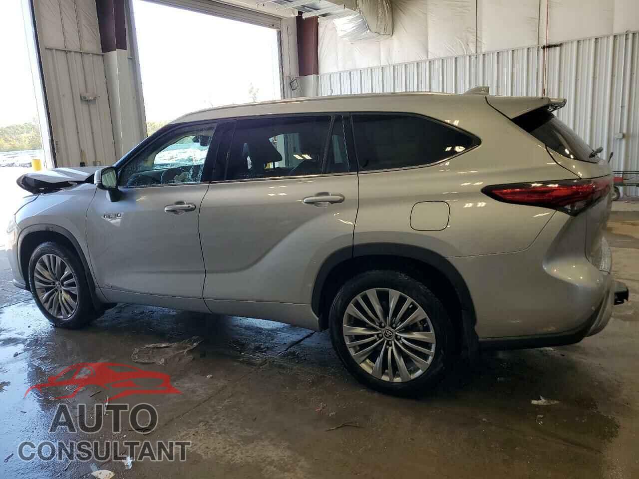 TOYOTA HIGHLANDER 2021 - 5TDEBRCH3MS064879