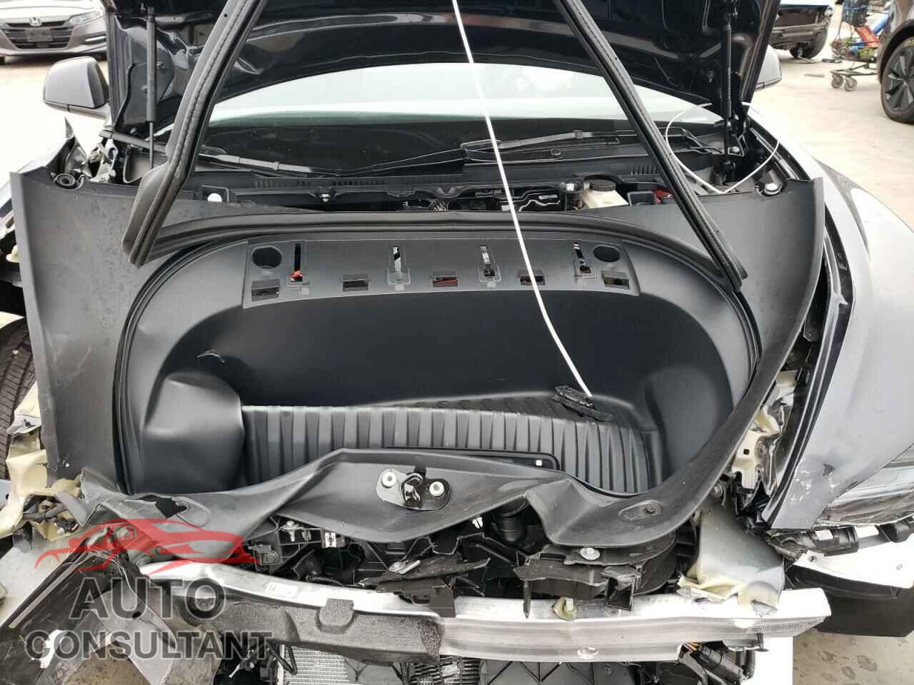 TESLA MODEL 3 2024 - 5YJ3E1EB7RF740562