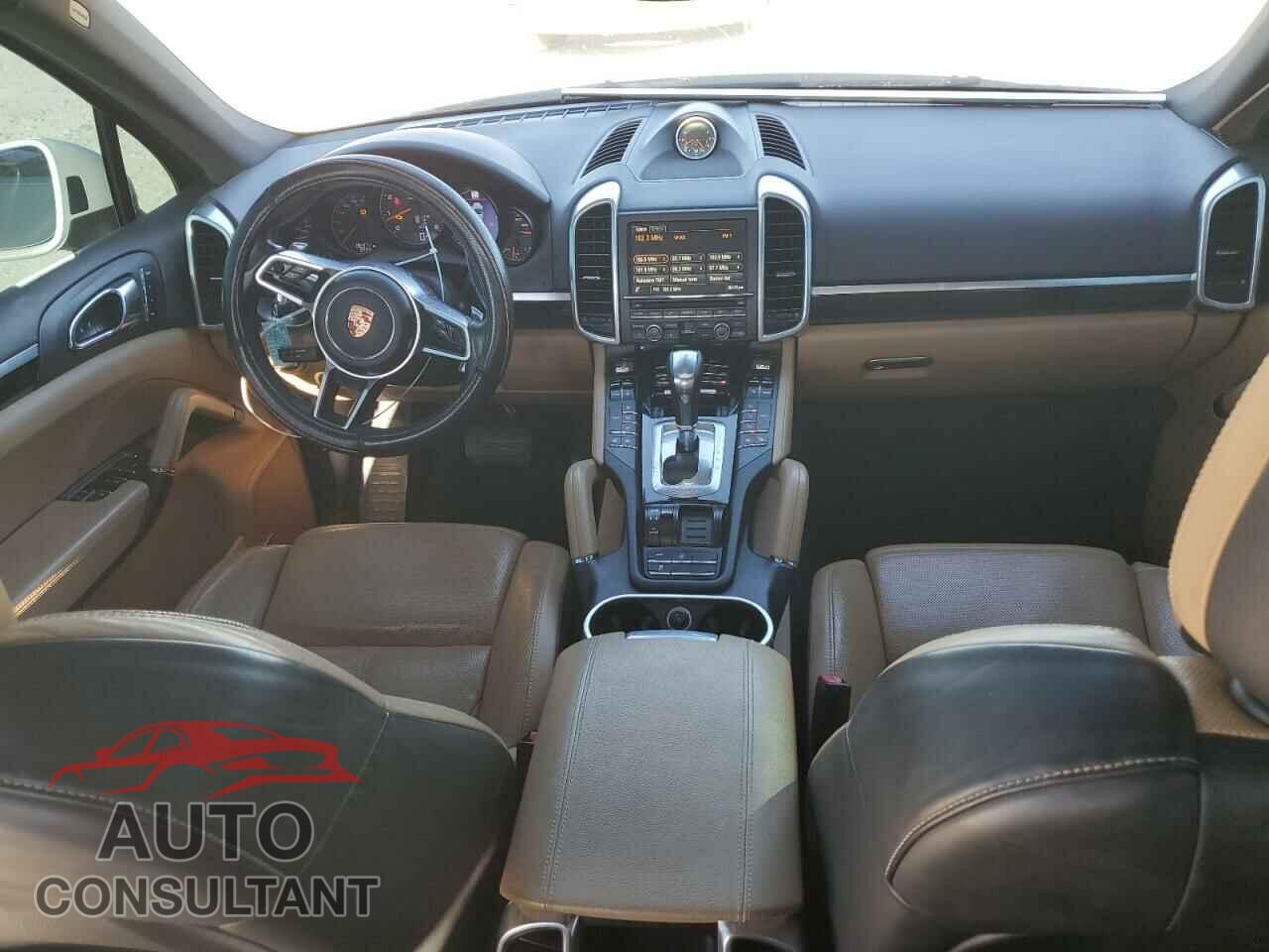 PORSCHE CAYENNE 2016 - WP1AA2A20GLA01427