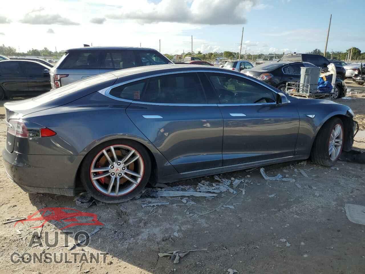 TESLA MODEL S 2014 - 5YJSA1H13EFP54916