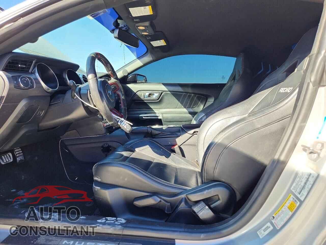 FORD MUSTANG 2019 - 1FA6P8CF4K5118570