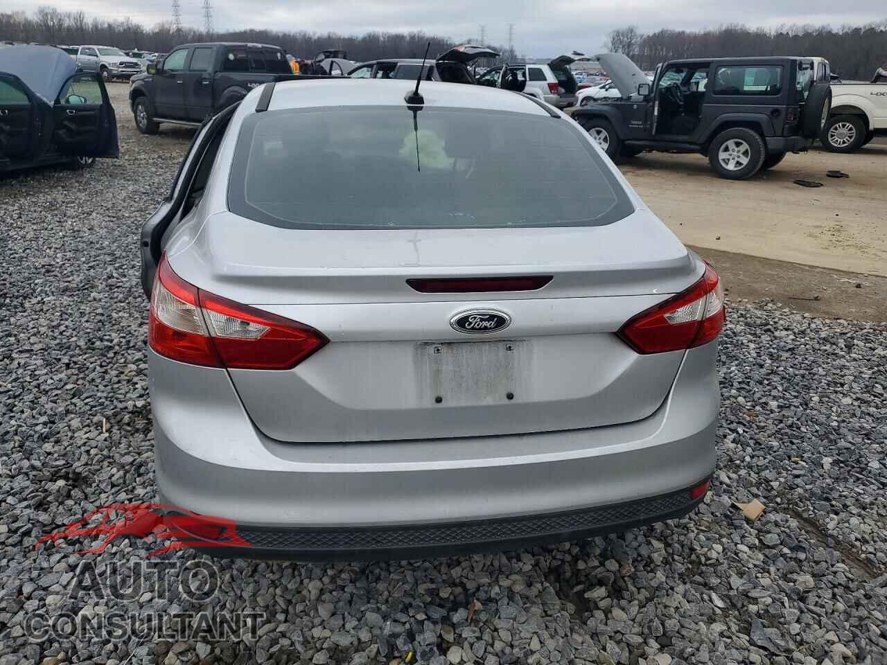 FORD FOCUS 2014 - 1FADP3E28EL362291