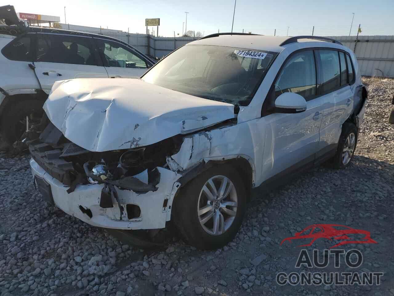 VOLKSWAGEN TIGUAN 2017 - WVGBV7AXXHK027071