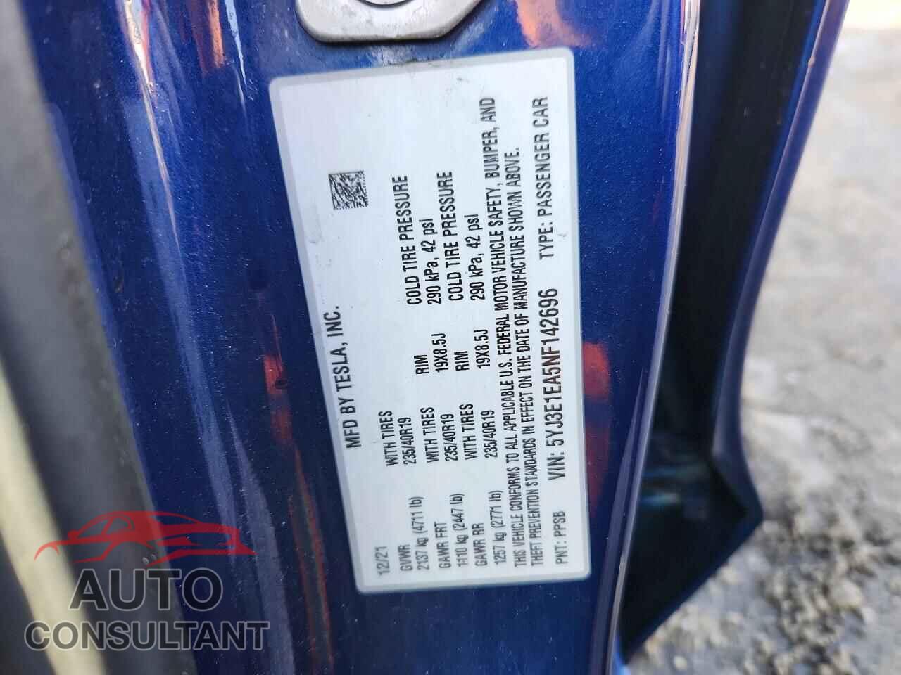TESLA MODEL 3 2022 - 5YJ3E1EA5NF142696