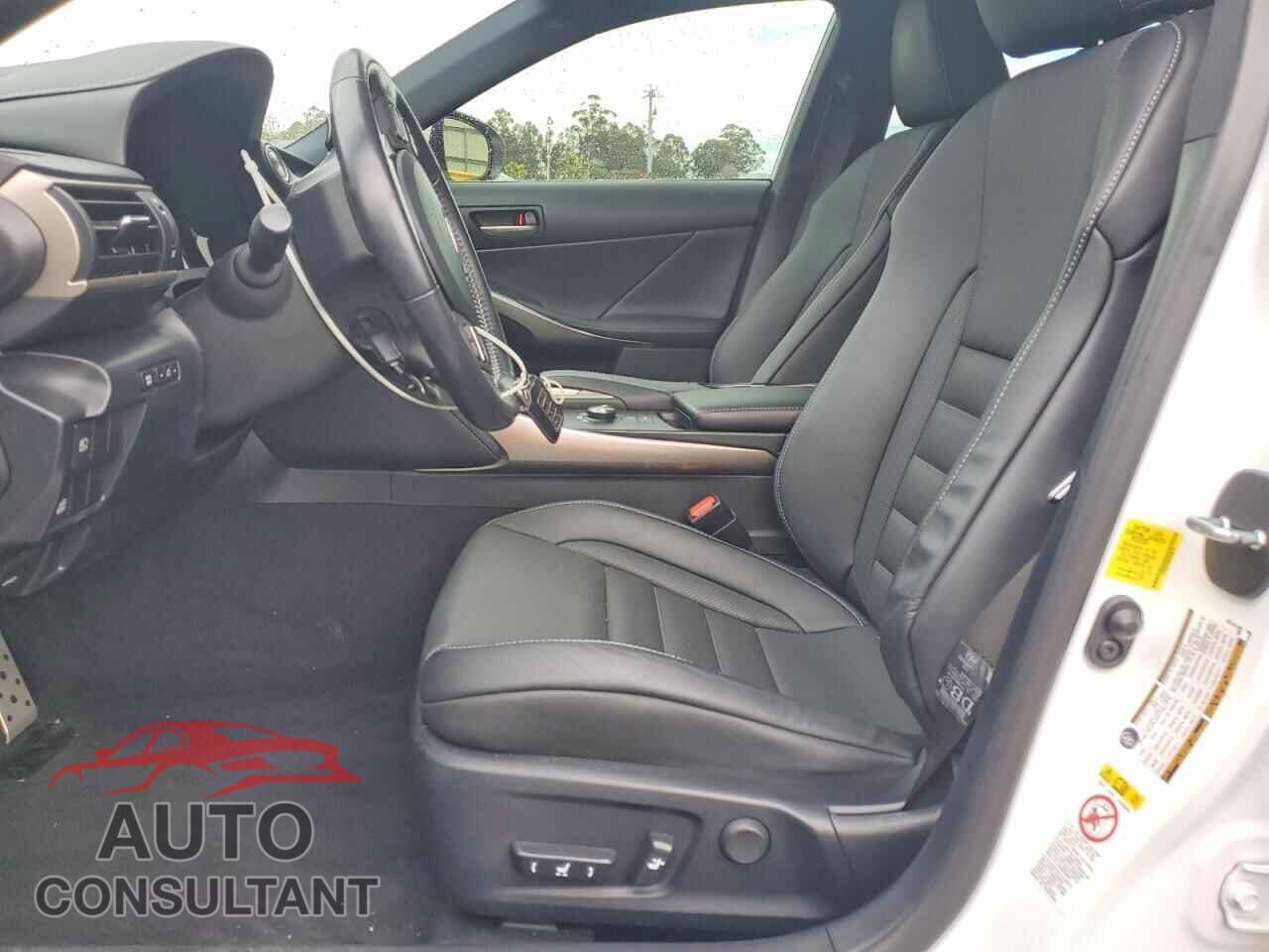 LEXUS IS 2017 - JTHBE1D20H5030415