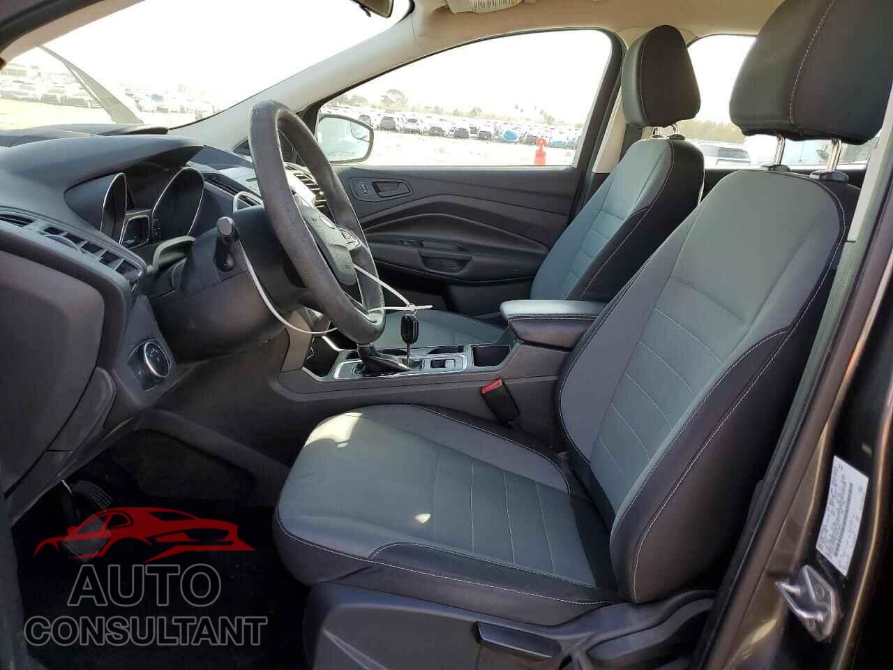 FORD ESCAPE 2017 - 1FMCU0F76HUB44643