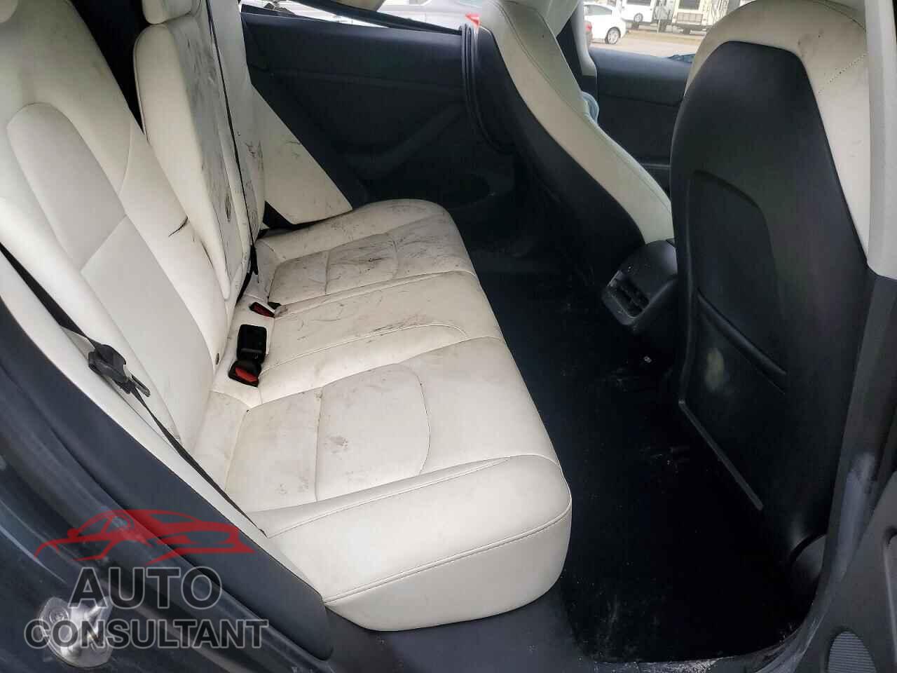 TESLA MODEL 3 2021 - 5YJ3E1EC2MF090153