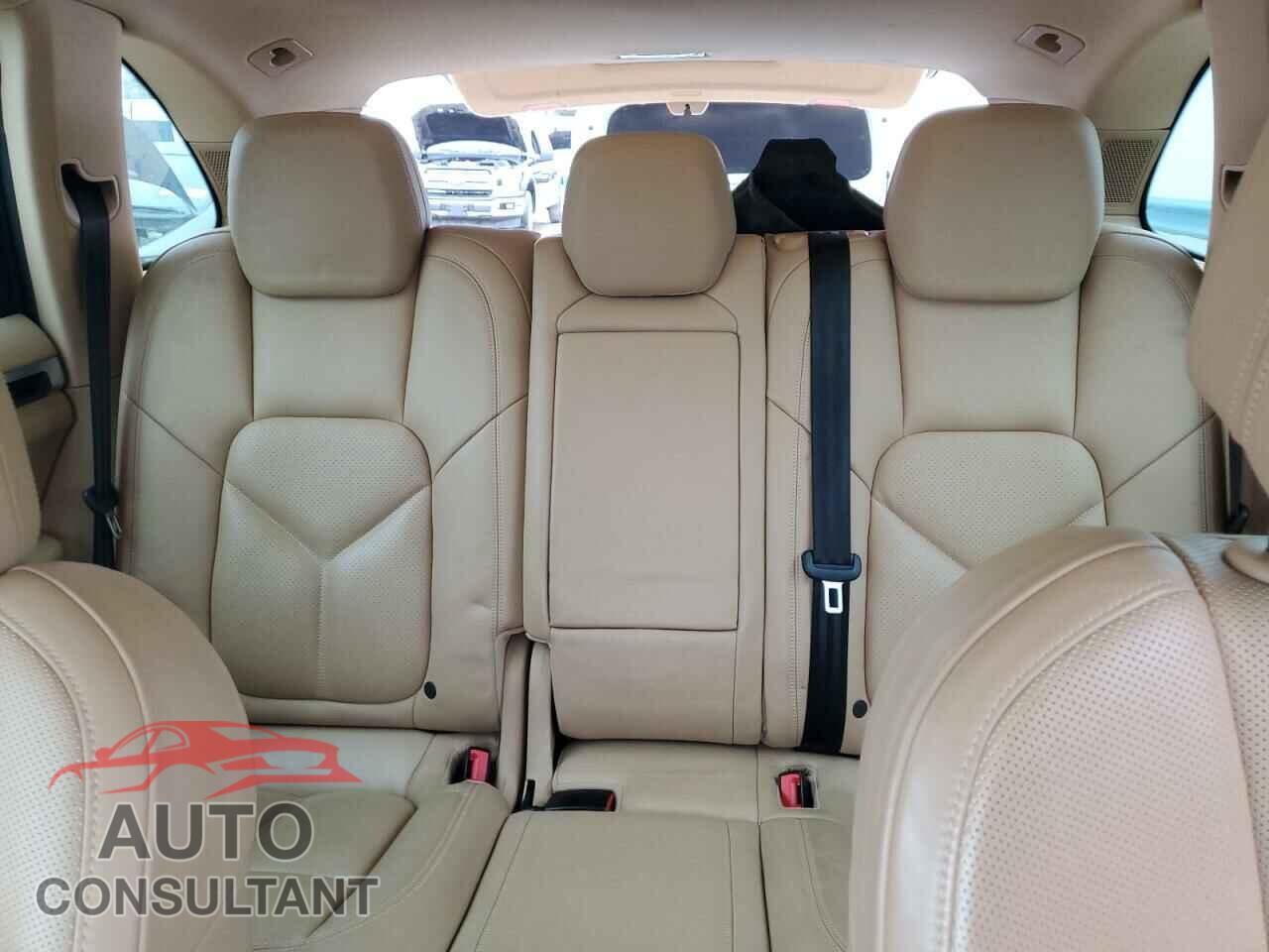 PORSCHE CAYENNE 2017 - WP1AB2A26HLA52820