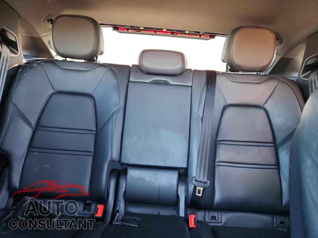 PORSCHE CAYENNE 2020 - WP1BA2AY8LDA46452