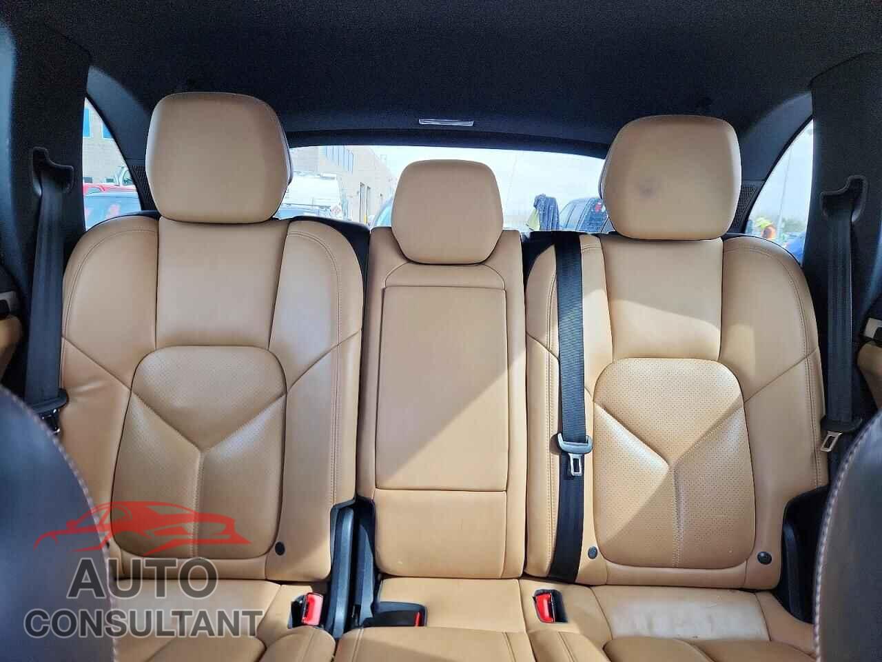 PORSCHE CAYENNE 2016 - WP1AA2A27GLA00596