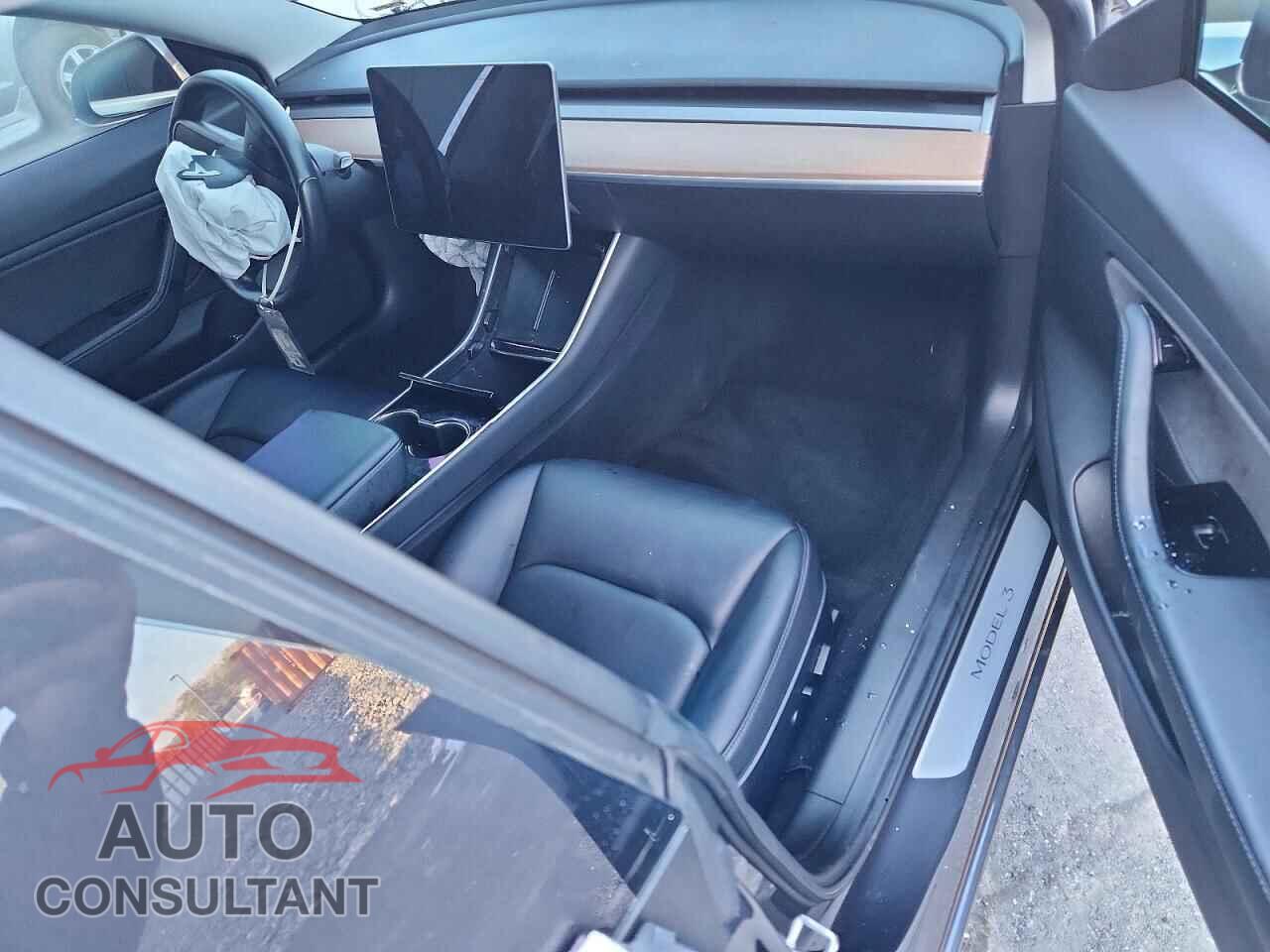 TESLA MODEL 3 2019 - 5YJ3E1EA5KF308095