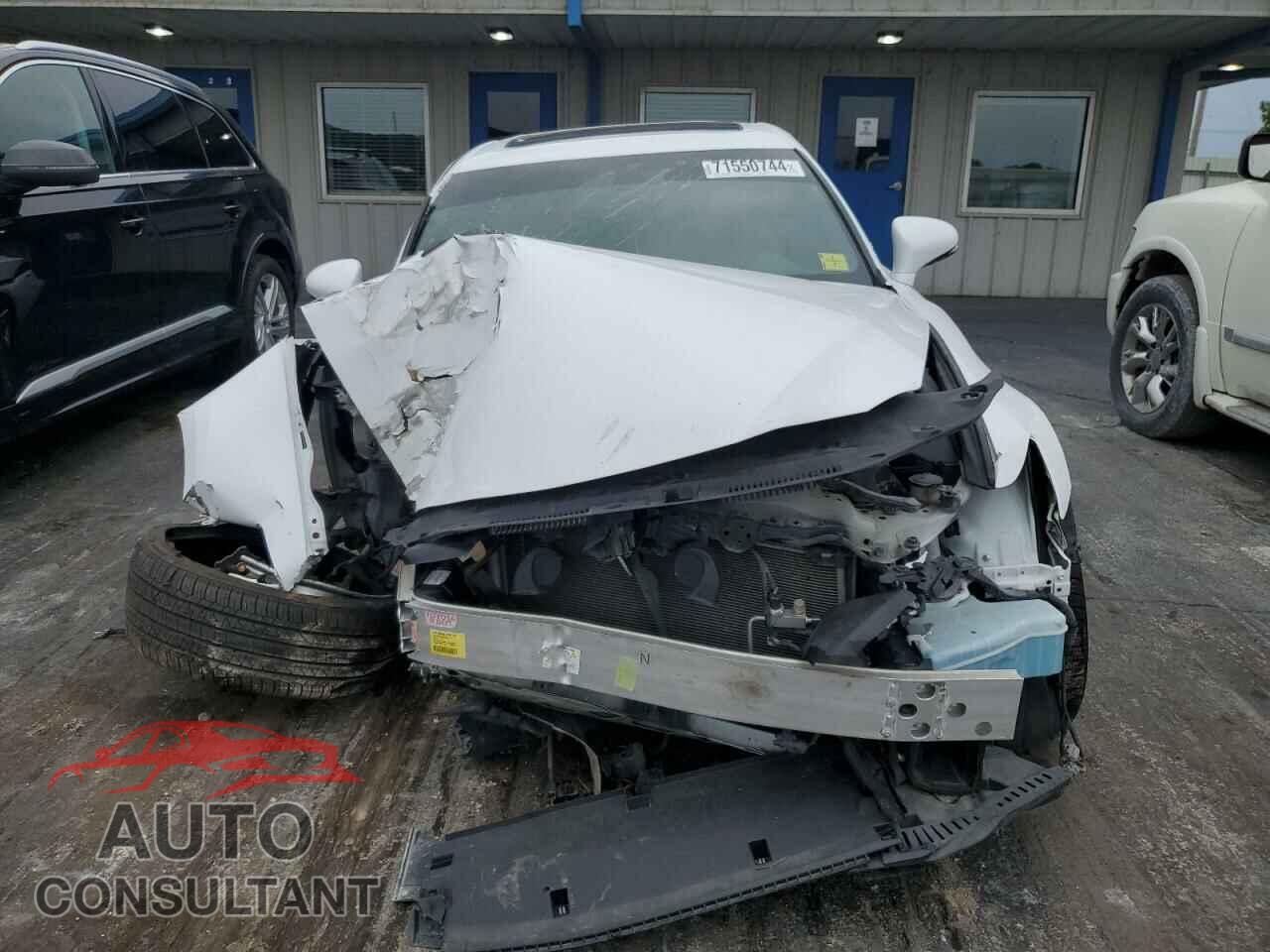 LEXUS IS 2014 - JTHBE1D20E5010029