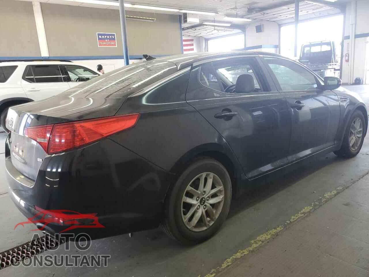 KIA OPTIMA 2011 - KNAGM4A77B5167643