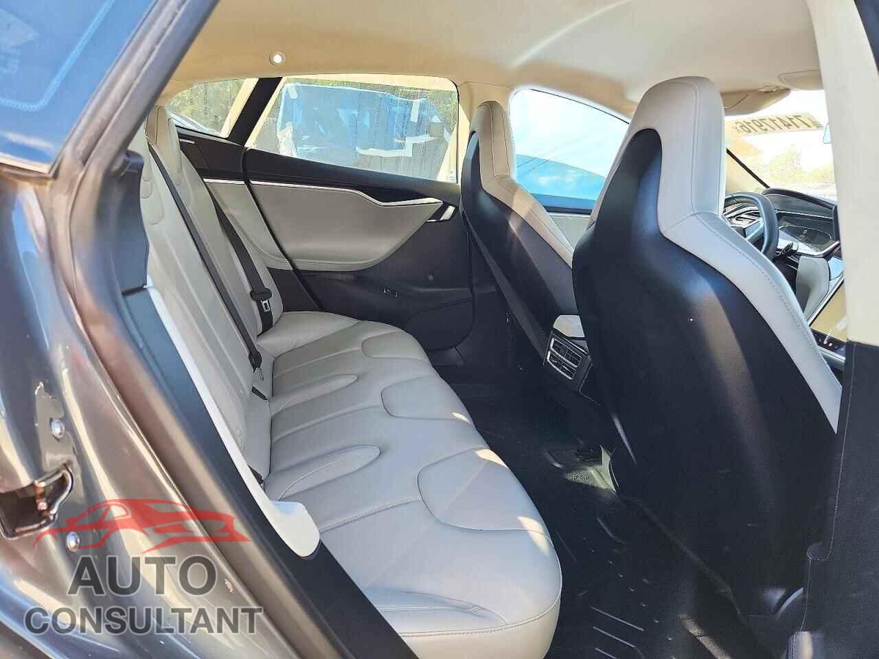 TESLA MODEL S 2013 - 5YJSA1BC2DFP11208