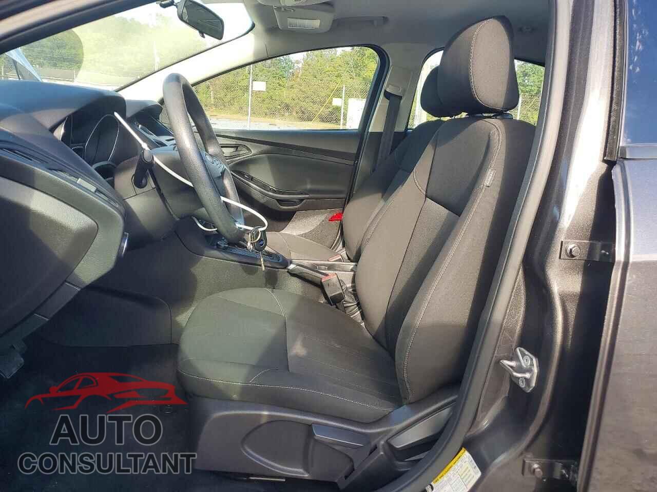 FORD FOCUS 2015 - 1FADP3E29FL310668