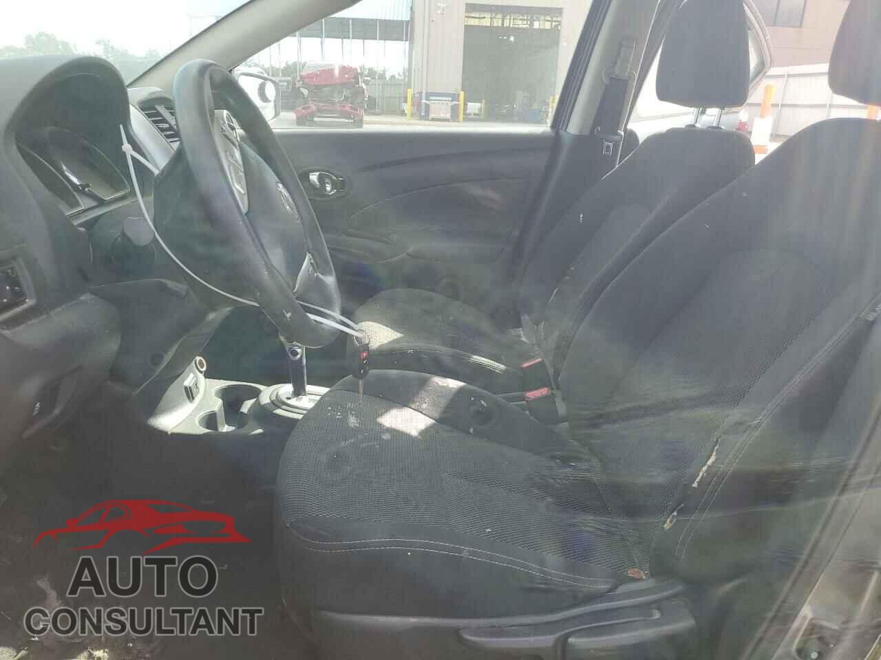 NISSAN VERSA 2017 - 3N1CN7AP1HL849493