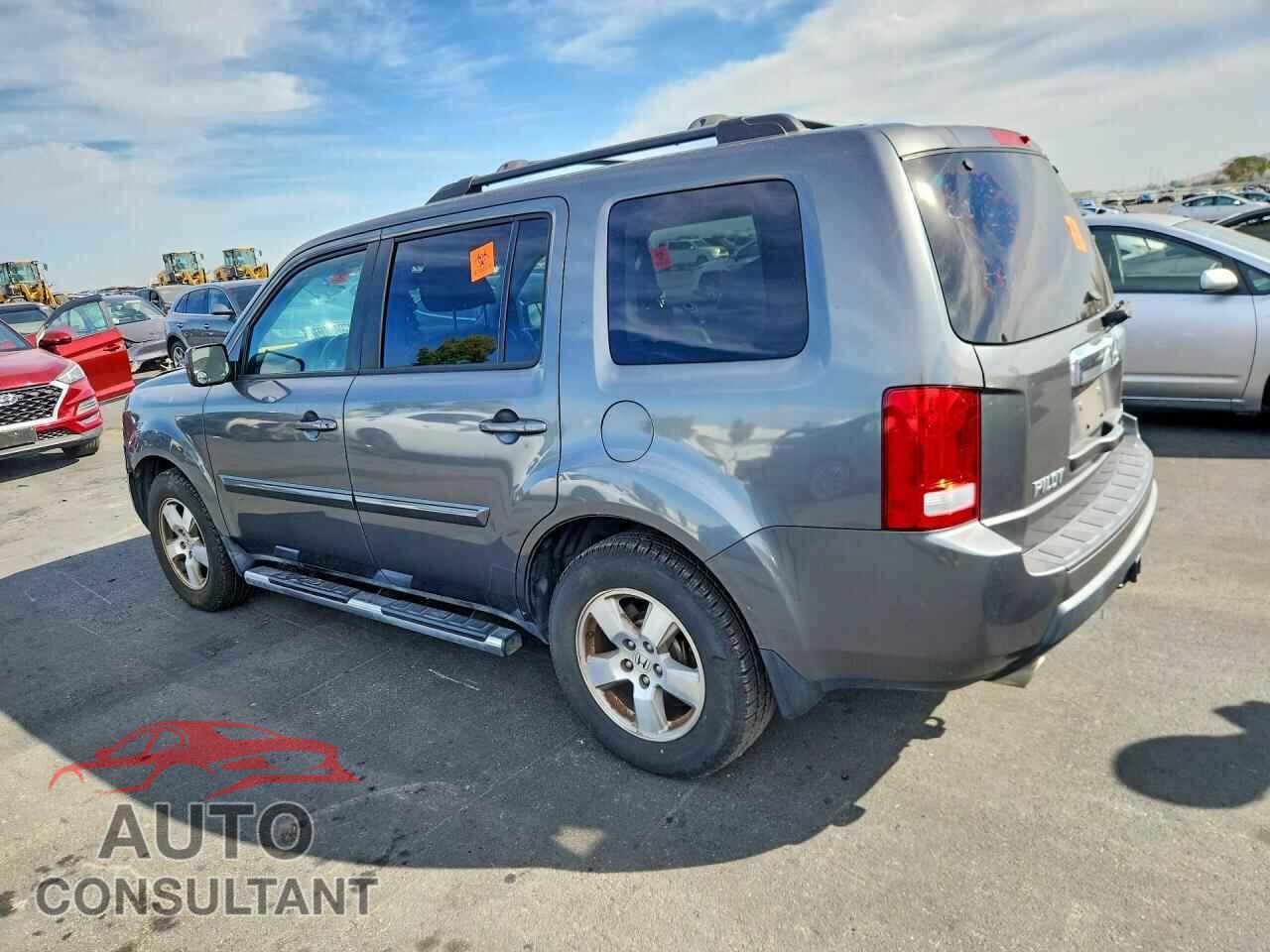 HONDA PILOT 2011 - 5FNYF4H71BB040327