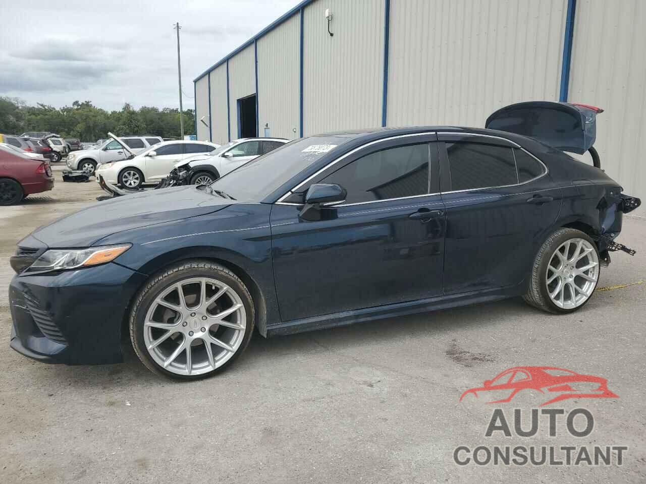 TOYOTA CAMRY 2018 - 4T1B11HK6JU553534