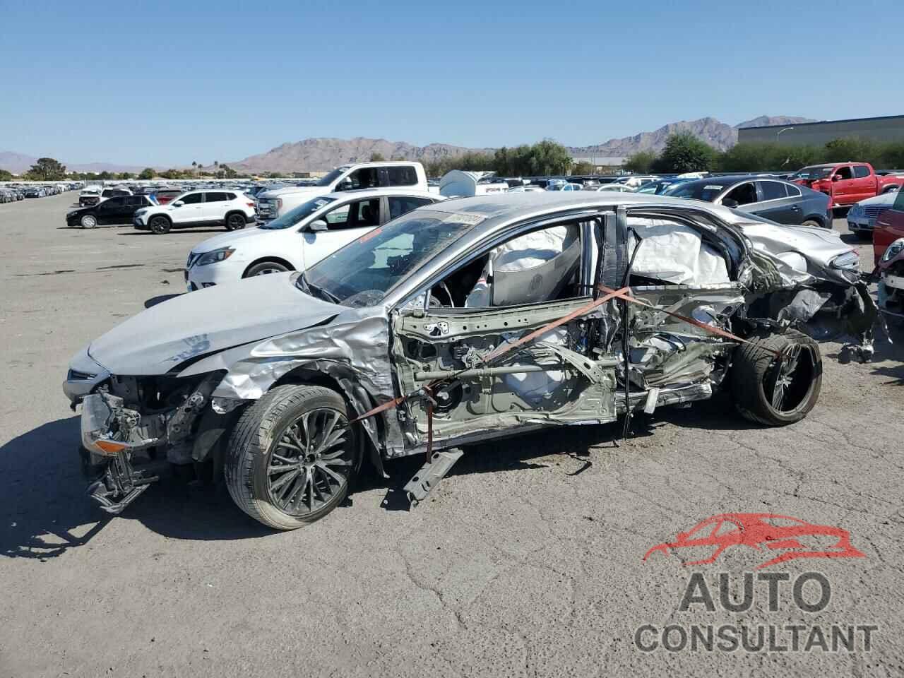TOYOTA CAMRY 2018 - 4T1B11HK3JU606366