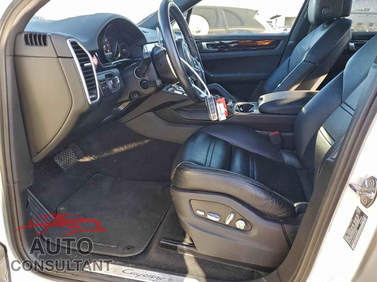 PORSCHE CAYENNE 2020 - WP1AA2AY9LDA07039