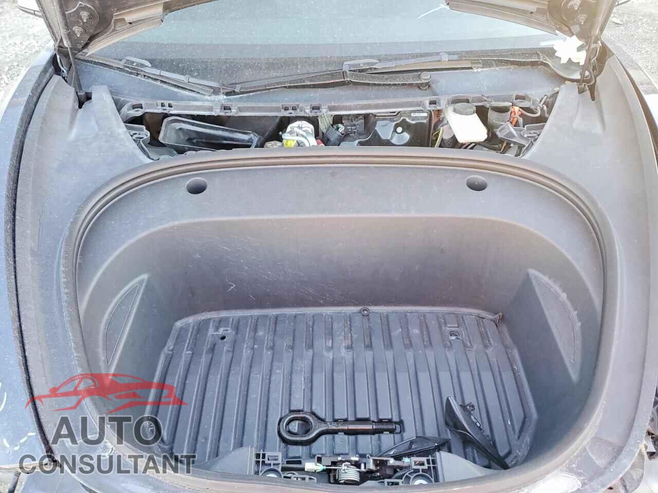 TESLA MODEL 3 2023 - 5YJ3E1EAXPF697856