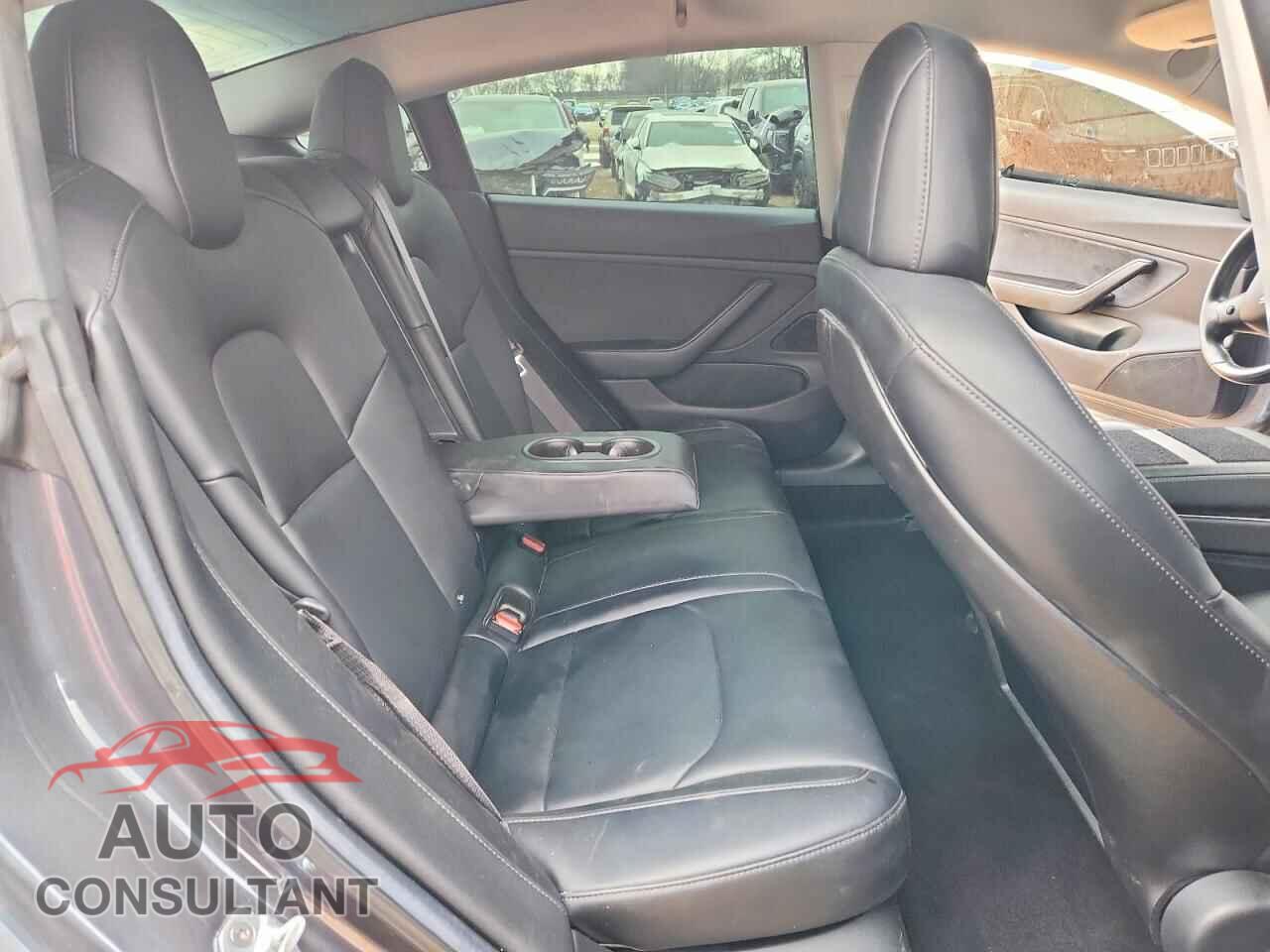 TESLA MODEL 3 2018 - 5YJ3E1EA4JF005159