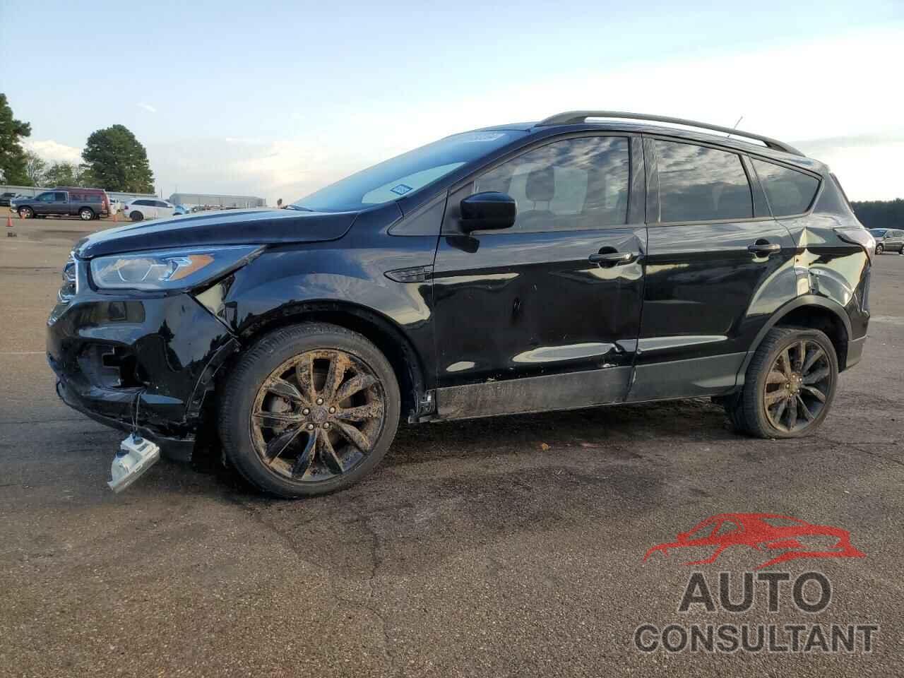 FORD ESCAPE 2018 - 1FMCU0GDXJUD19843