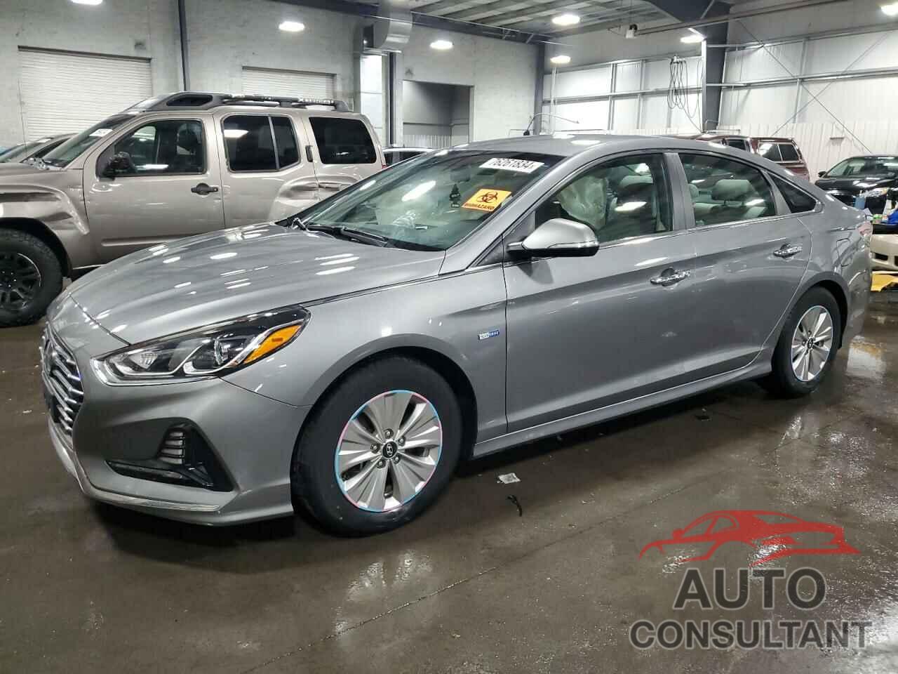 HYUNDAI SONATA 2018 - KMHE24L37JA082376