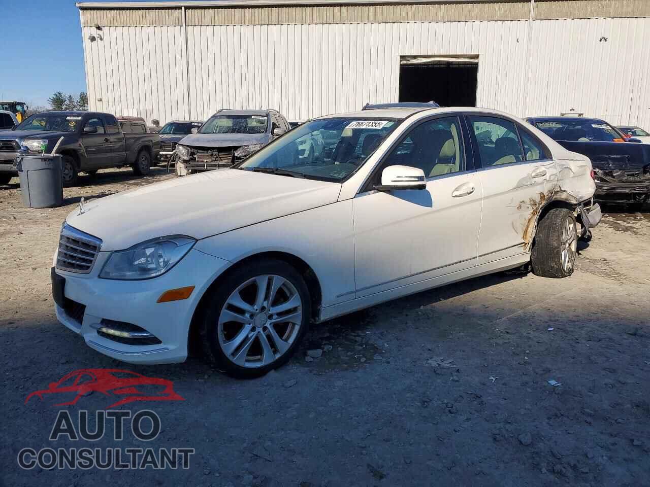 MERCEDES-BENZ C-CLASS 2012 - WDDGF8BB1CA601741
