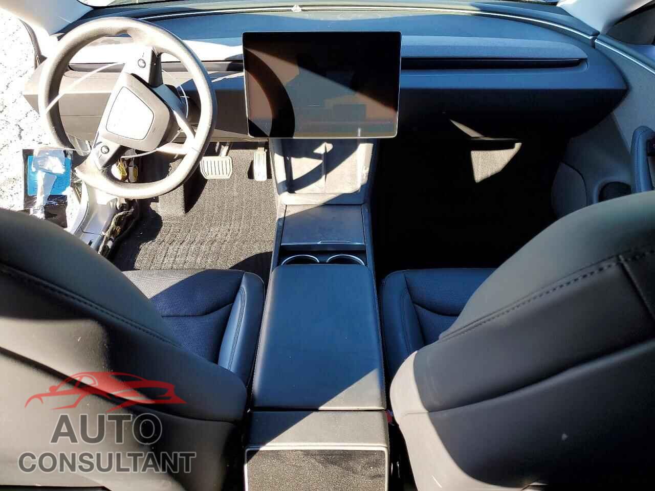 TESLA MODEL 3 2024 - 5YJ3E1EA3RF765742