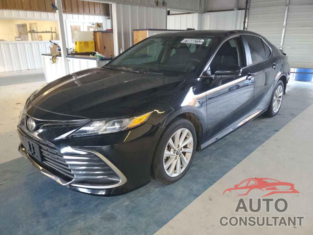 TOYOTA CAMRY 2022 - 4T1C11AK2NU044755